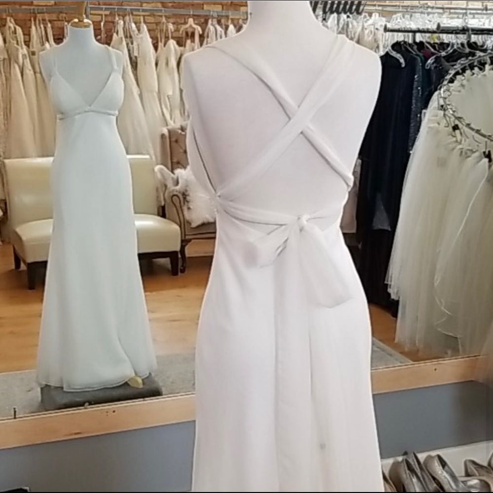 Stunning ivory wedding dress - Picture 8 of 8